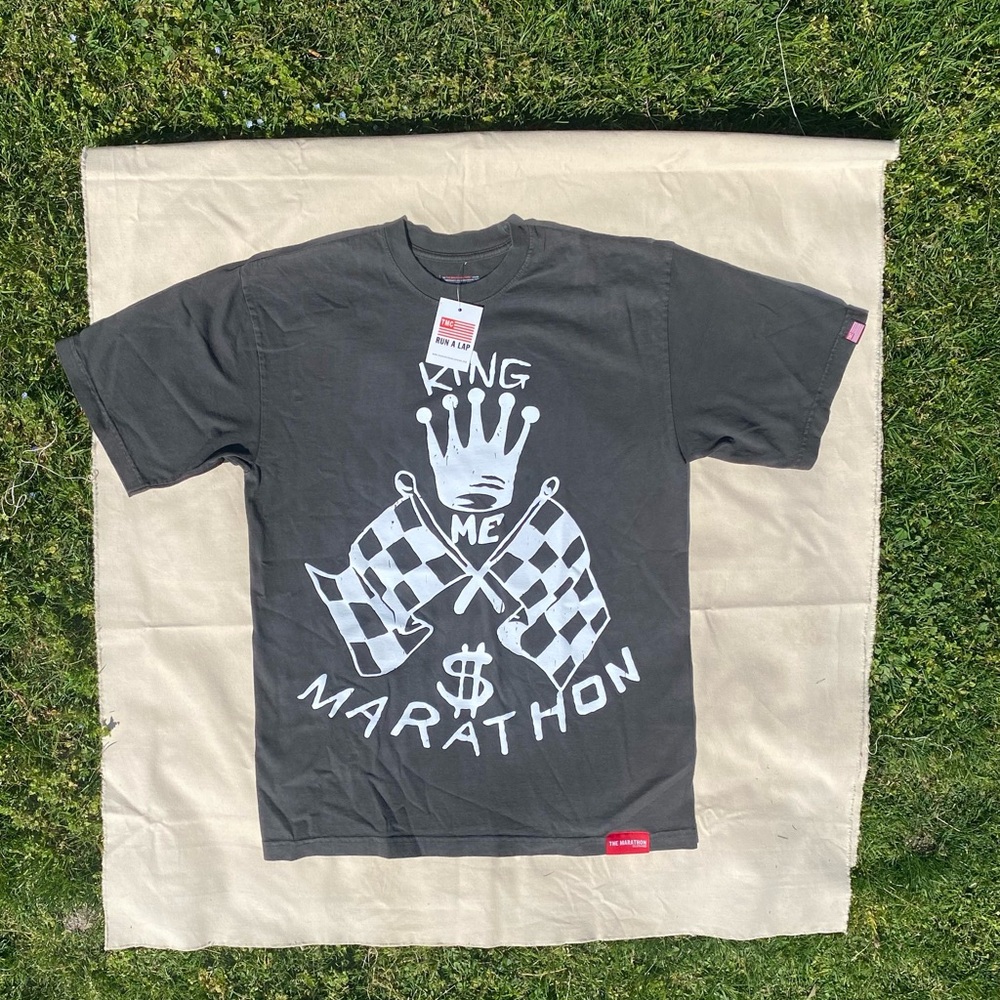 King Me Marathon Graphic T-Shirt - Black